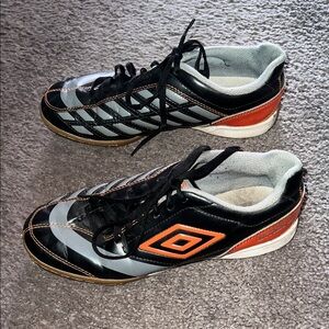 Umbro Men's Black and Orange Athletic Shoes